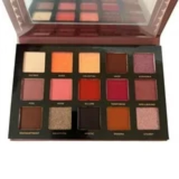 NWOB Ace Beaute Mystic Romance 15 Shade Eyeshadow Palette - Picture 5 of 5